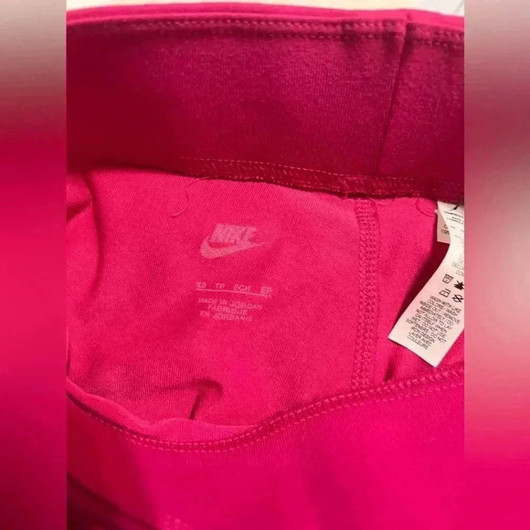 Nike NWT hot pink biker shorts sz XS - Picture 3 of 4
